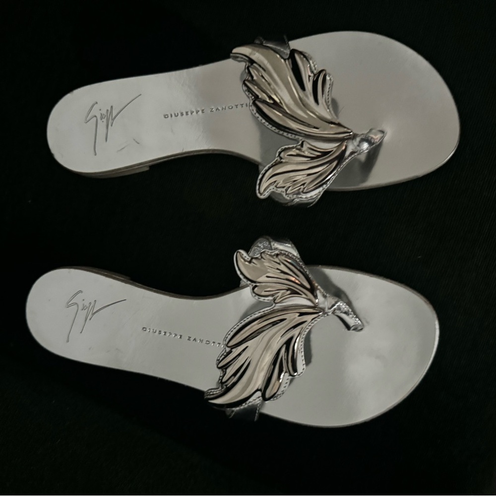 Giuseppe Zanotti silver sandals only worn ones size 36.5